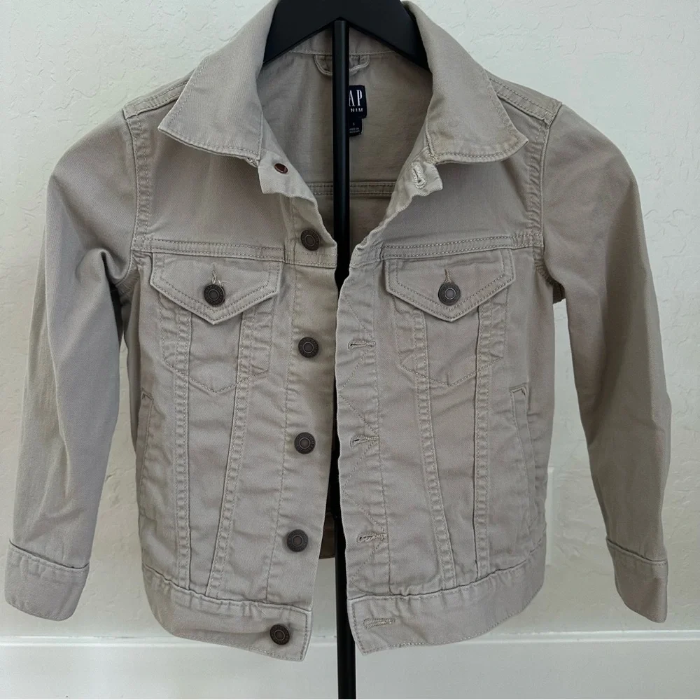 GAP Kids Girls Tan Denim Jacket. Size Small.